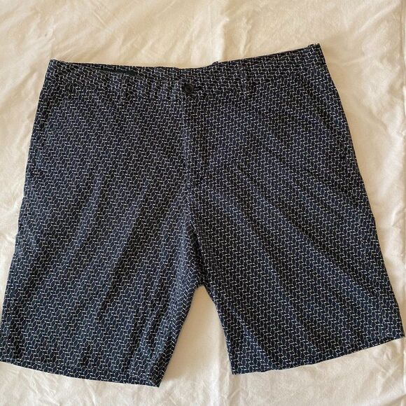 Perry Ellis Stretch Mens Shorts Size 36 - Picture 1 of 10